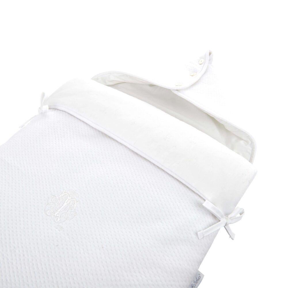 Hooded sleeping bag for Wicker moises
