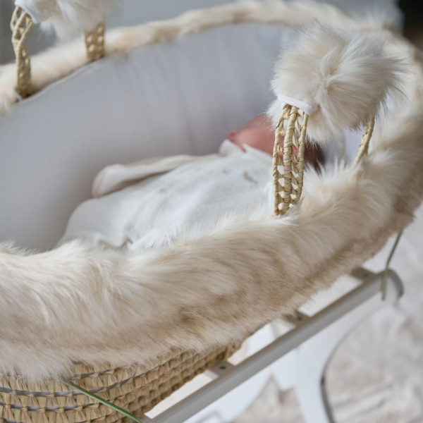 Wicker Moses and cover faux-fur