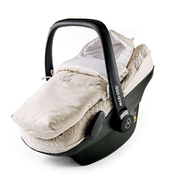 Hooded sleeping bag for 3-point fixation car seat