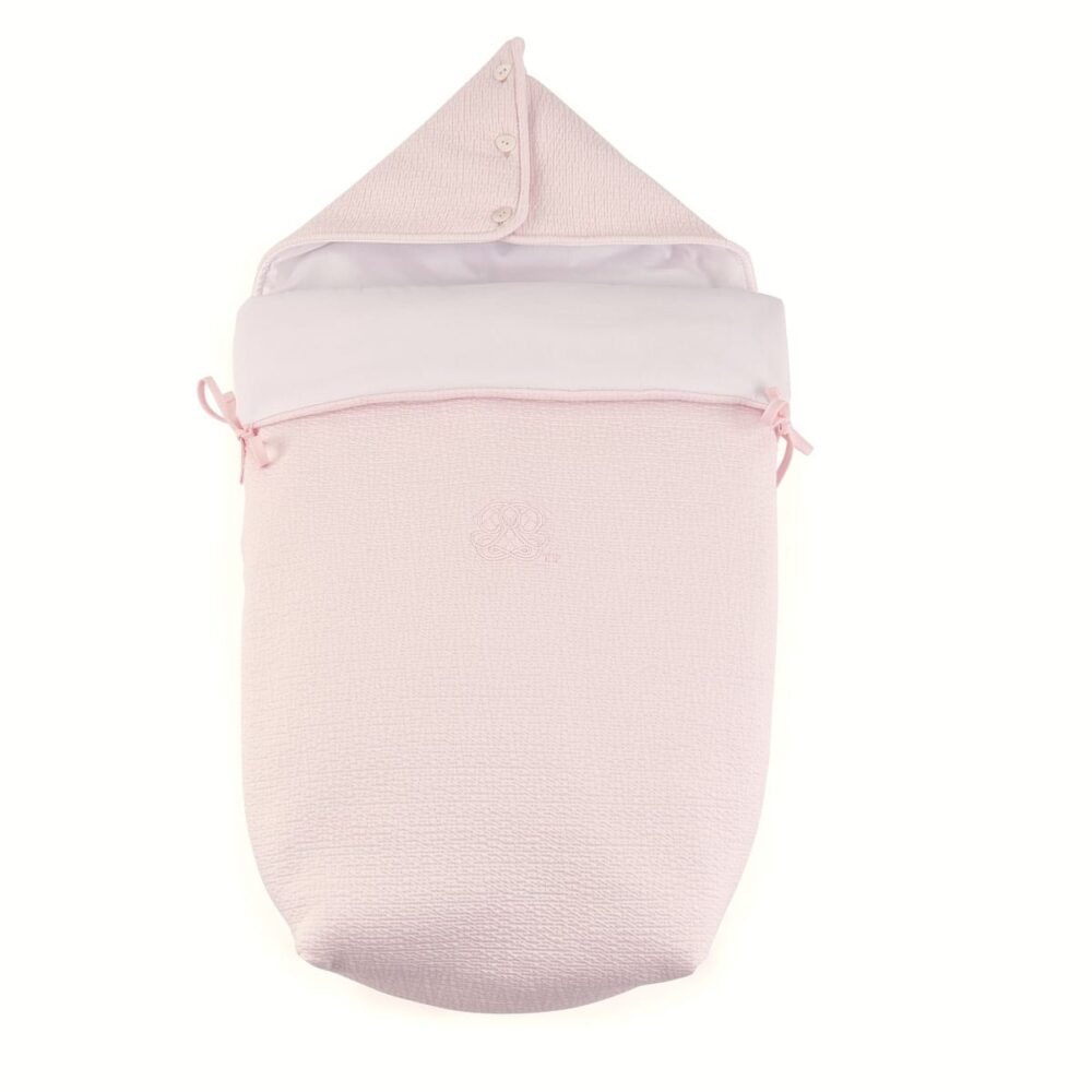 Hooded sleeping bag