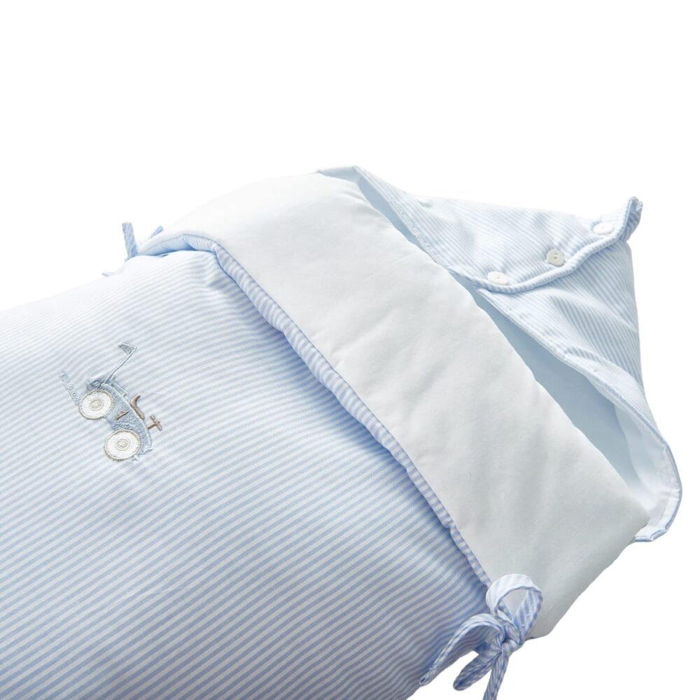 Hooded sleeping bag